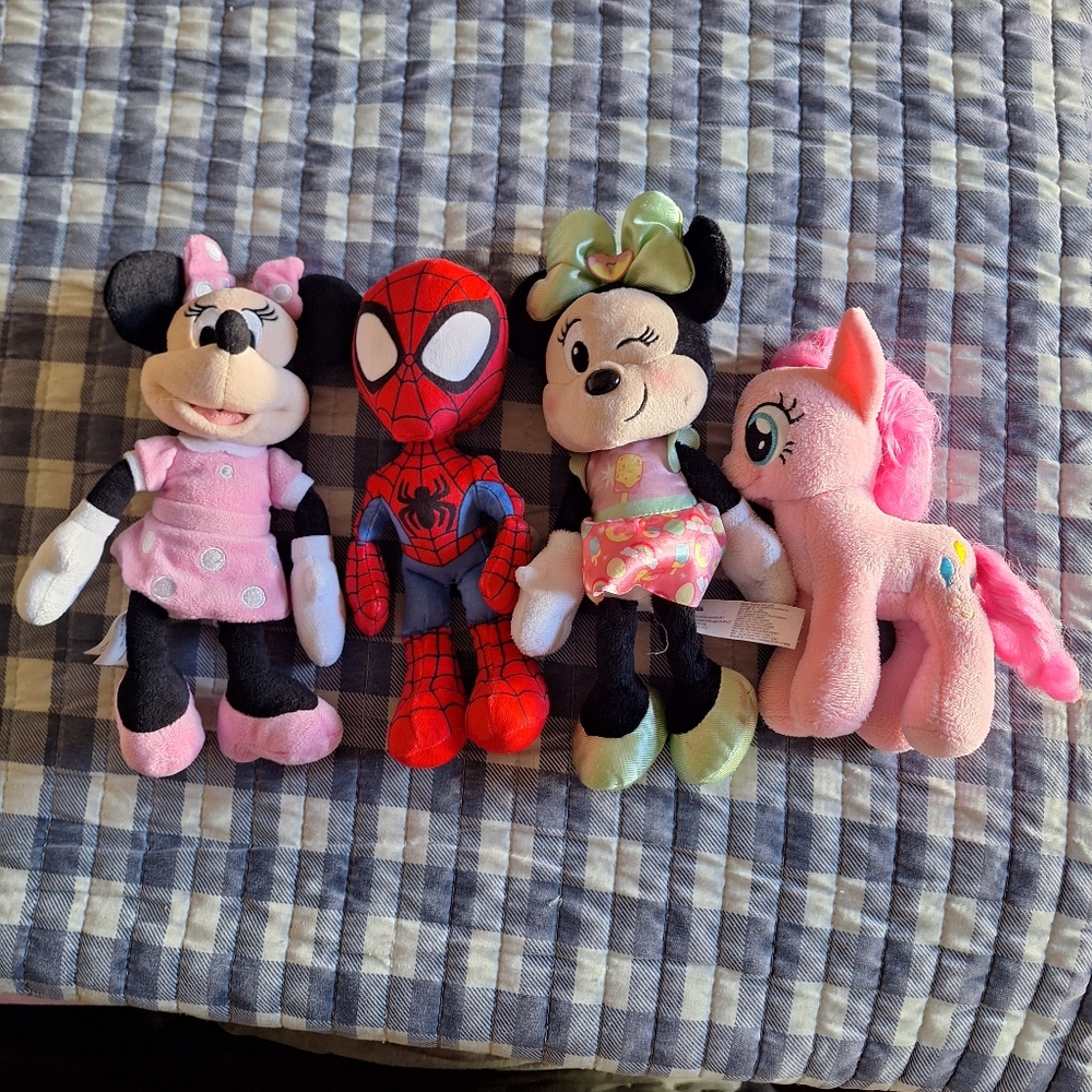 Plush toy lot